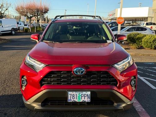 2024 Toyota RAV4 Hybrid XLE Premium