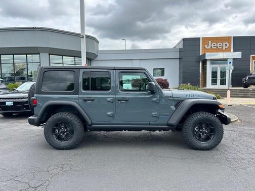 2025 Jeep Wrangler 4xe Sport