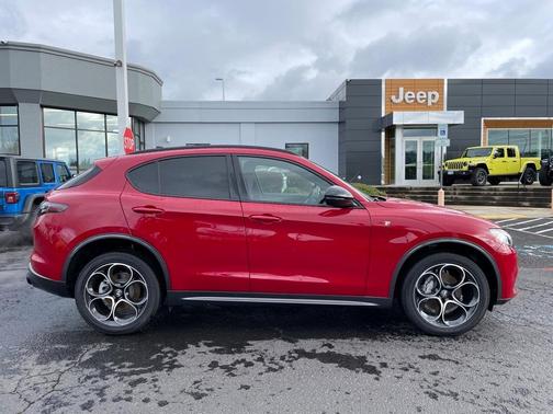 2024 Alfa Romeo Stelvio Ti