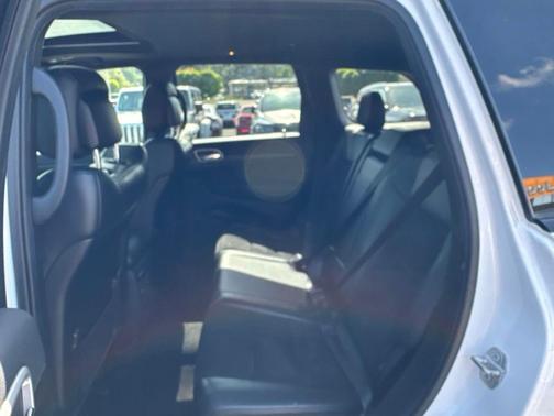 Bright White Clearcoat 2022 Jeep Grand Cherokee WK Laredo