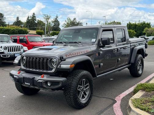 Granite Crystal Clearcoat Metallic 2025 Jeep Gladiator Mojave