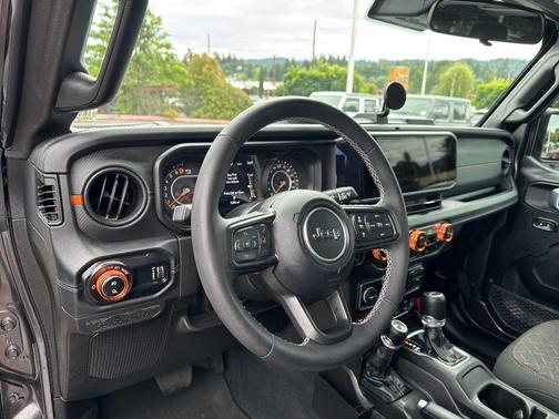 Granite Crystal Clearcoat Metallic 2025 Jeep Gladiator Mojave