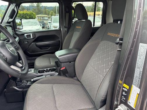 Granite Crystal Clearcoat Metallic 2025 Jeep Gladiator Mojave