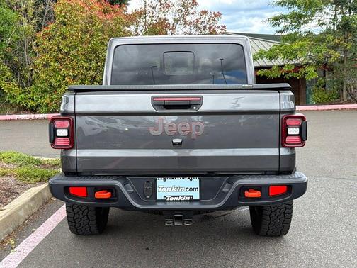Granite Crystal Clearcoat Metallic 2025 Jeep Gladiator Mojave