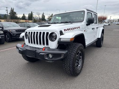 Bright White Clearcoat 2023 Jeep Gladiator Mojave
