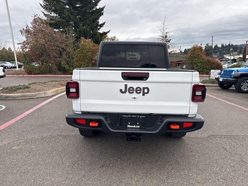 Bright White Clearcoat 2023 Jeep Gladiator Mojave