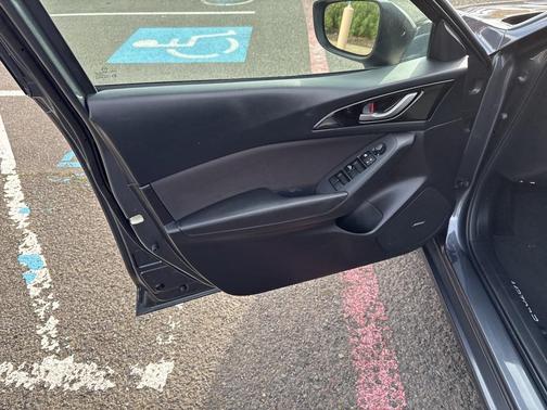 2016 Mazda Mazda3 i Touring