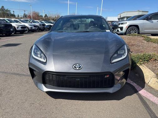 Pavement 2024 Toyota GR86 Premium