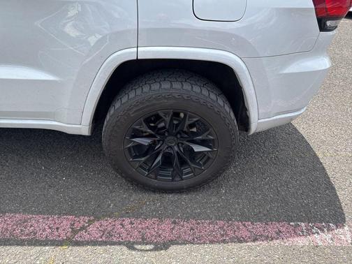 Bright White Clearcoat 2018 Jeep Grand Cherokee Altitude