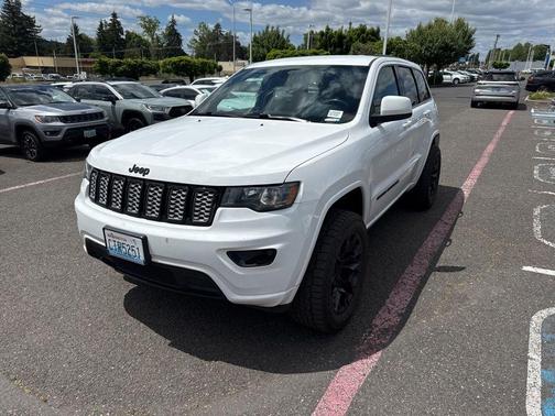 Bright White Clearcoat 2018 Jeep Grand Cherokee Altitude