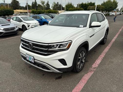 Pure White 2023 Volkswagen Atlas Cross Sport 2.0T SE