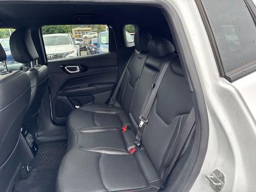 Bright White Clearcoat 2024 Jeep Compass Trailhawk