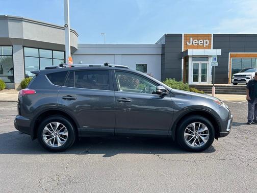 2018 Toyota RAV4 Hybrid XLE