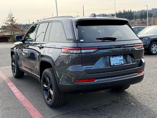Metallic 2026 Jeep Grand Cherokee Limited