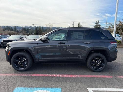 Metallic 2026 Jeep Grand Cherokee Limited