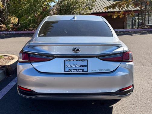 Iridium 2023 Lexus ES 250 250