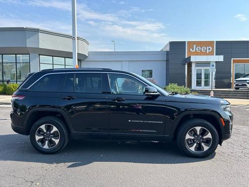 2022 Jeep Grand Cherokee 4xe Base