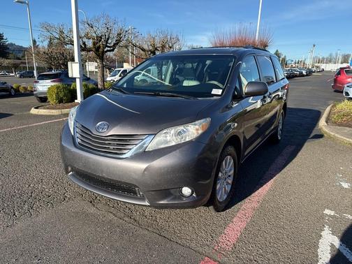 2013 Toyota Sienna XLE