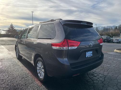 2013 Toyota Sienna XLE