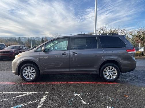 2013 Toyota Sienna XLE