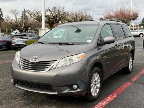 2013 Toyota Sienna XLE
