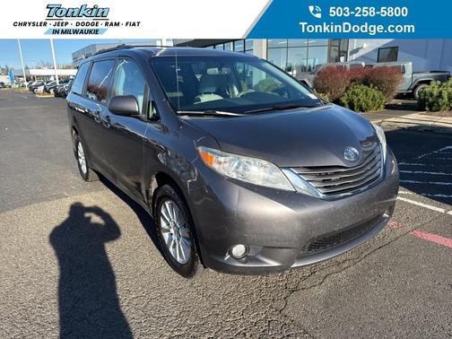 2013 Toyota Sienna XLE