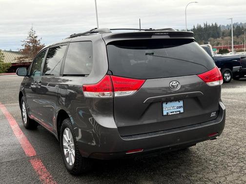 2013 Toyota Sienna XLE