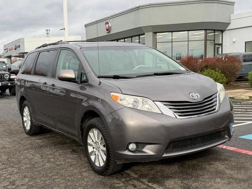 2013 Toyota Sienna XLE