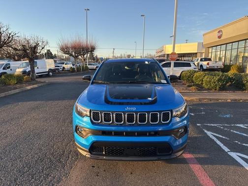 2023 Jeep Compass Latitude Lux