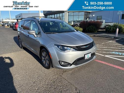 2018 Chrysler Pacifica Hybrid Touring L