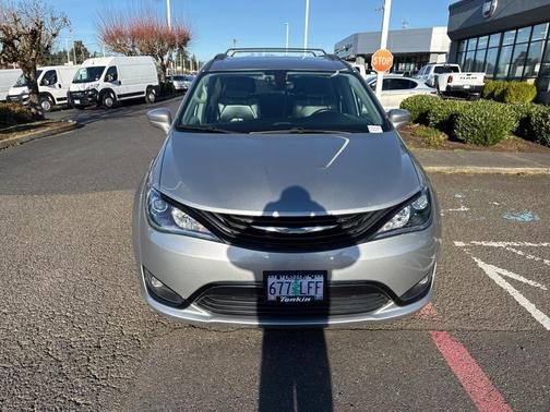 2018 Chrysler Pacifica Hybrid Touring L