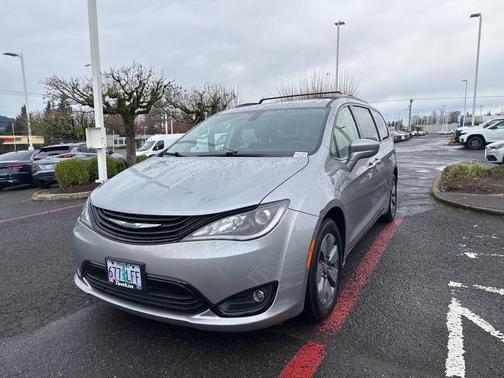 2018 Chrysler Pacifica Hybrid Touring L