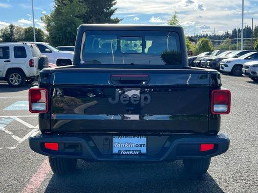 2025 Jeep Gladiator Sport