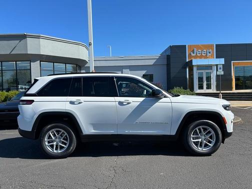 2025 Jeep Grand Cherokee Laredo X
