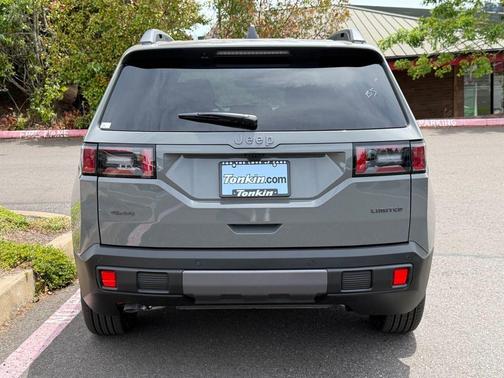 Sting Gray Clearcoat 2026 Jeep Cherokee LAREDO/LIMITED