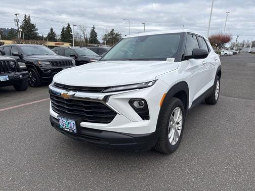 Summit White 2025 Chevrolet Trailblazer LS