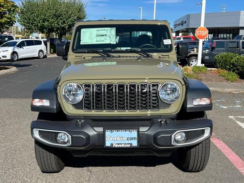 2025 Jeep Gladiator Sport