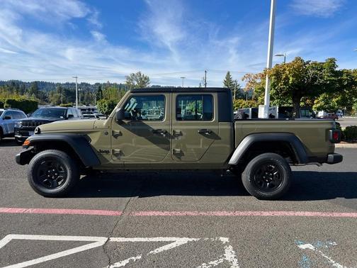 2025 Jeep Gladiator Sport