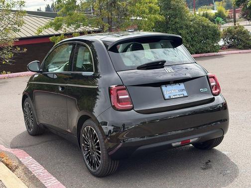 Tuxedo Black 2026 FIAT 500e Base