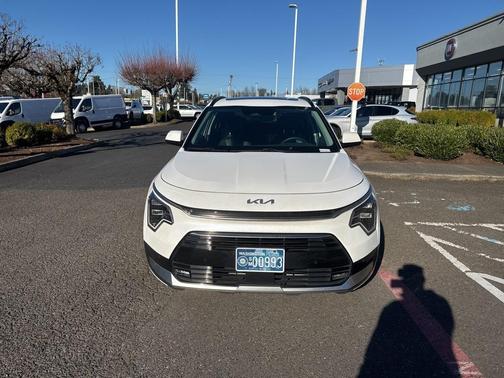 2023 Kia Niro SX Touring