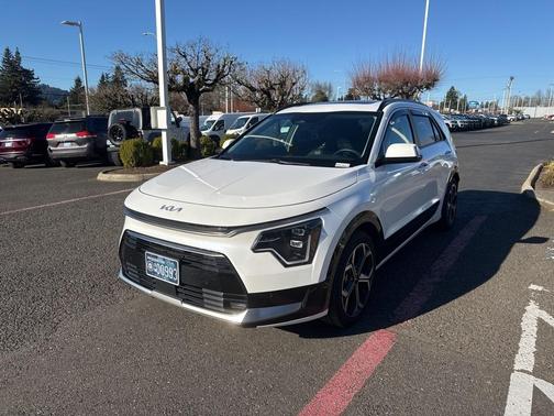 2023 Kia Niro SX Touring