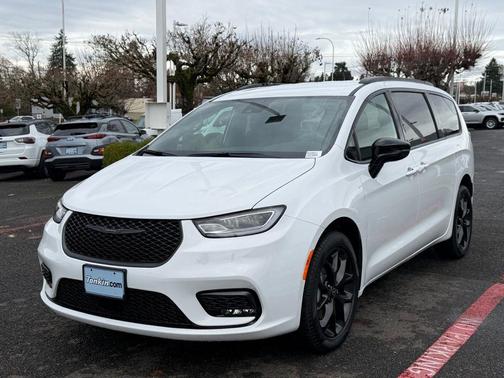 Bright White Clearcoat 2026 Chrysler Pacifica Select