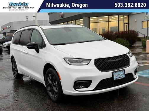 Bright White Clearcoat 2026 Chrysler Pacifica Select