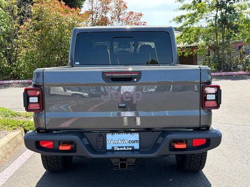 Granite Crystal Clearcoat Metallic 2026 Jeep Gladiator Mojave