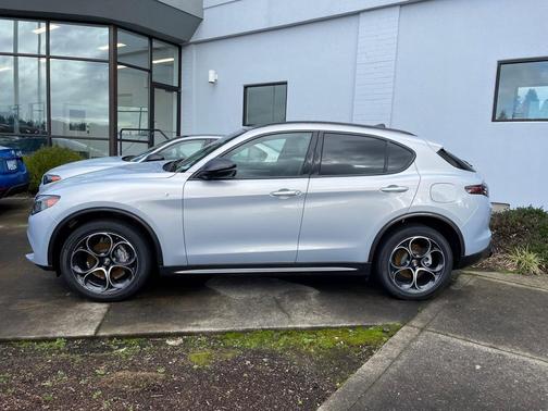 2024 Alfa Romeo Stelvio Ti