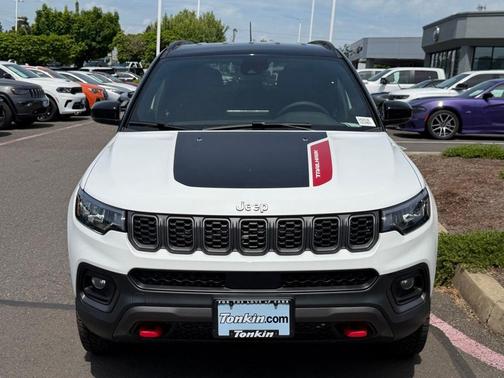 Bright White Clearcoat 2026 Jeep Compass Trailhawk
