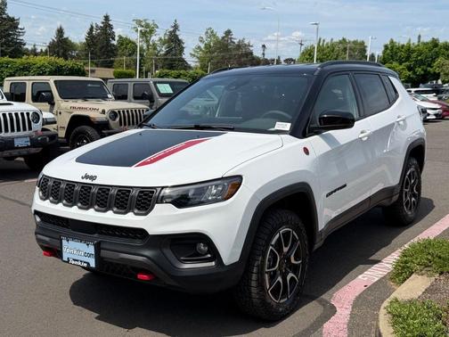Bright White Clearcoat 2026 Jeep Compass Trailhawk