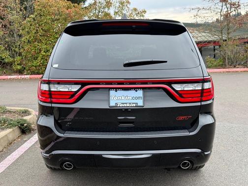 DB Black Crystal Clearcoat 2026 Dodge Durango GT Plus HEMI V8