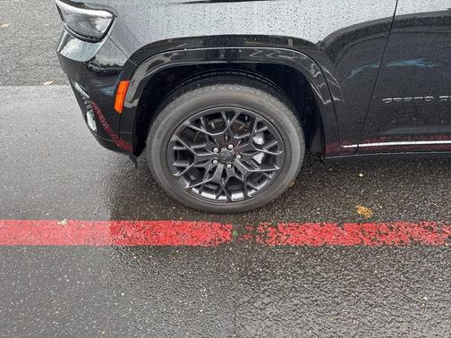 2025 Jeep Grand Cherokee Summit