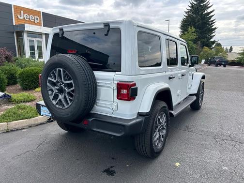 2025 Jeep Wrangler Sahara